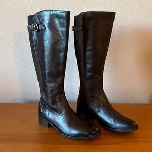 NWOT Born Brown Tall Boots - Size 8 - Block heel
